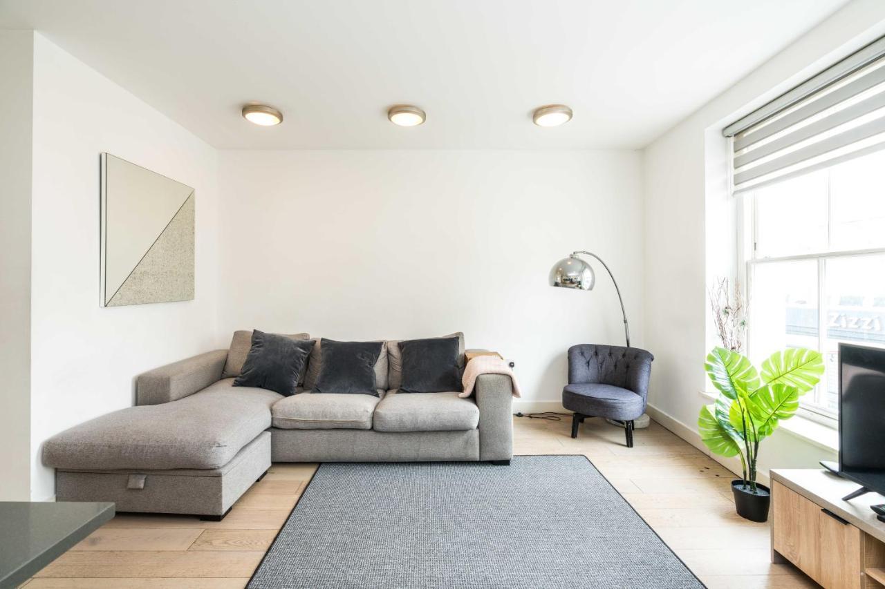 Spacious 2 Bedroom / Earls Court / Kensington 런던 외부 사진