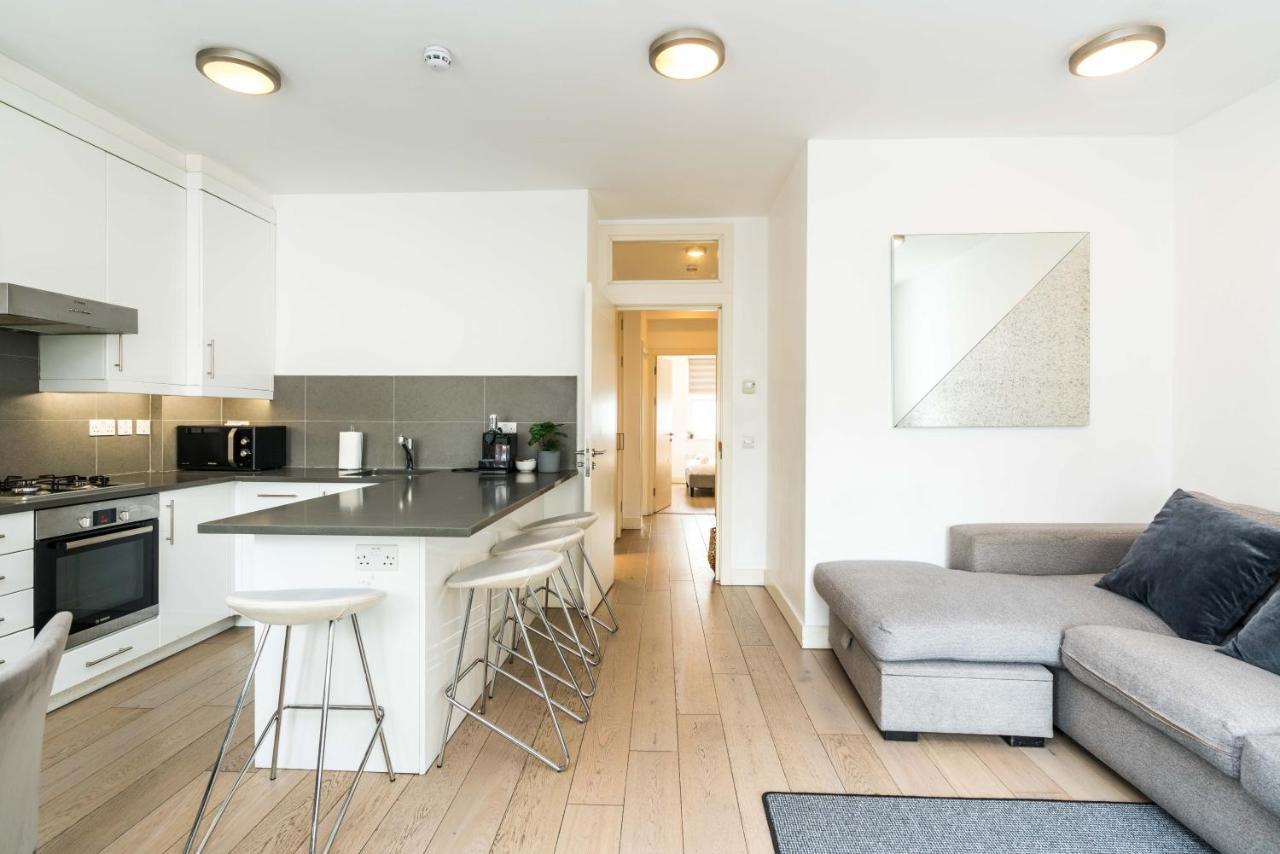 Spacious 2 Bedroom / Earls Court / Kensington 런던 외부 사진